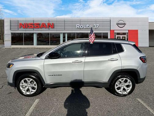 Silver Zynith Metallic Clearcoat 2024 Jeep Compass Latitude
