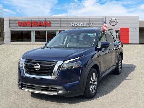 Deep Ocean Blue Pearl 2025 Nissan Pathfinder SL 4WD