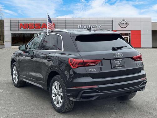 2025 Audi Q3 Premium 45 TFSI S line quattro Tiptronic