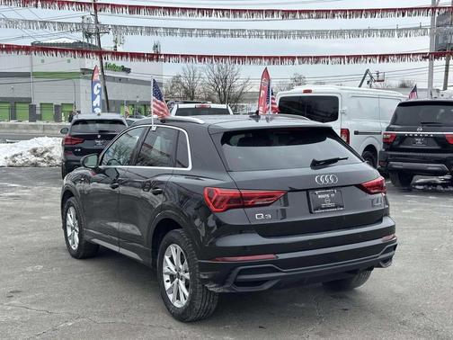 2025 Audi Q3 Premium 45 TFSI S line quattro Tiptronic