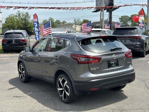 Gun Metallic 2020 Nissan Rogue Sport SL