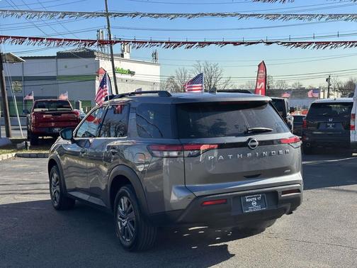 2025 Nissan Pathfinder SV 4WD