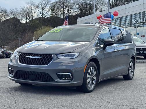 Ceramic Gray Clearcoat 2023 Chrysler Pacifica Hybrid Touring L