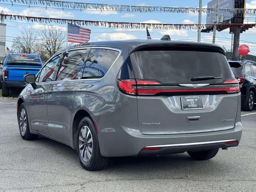 Ceramic Gray Clearcoat 2023 Chrysler Pacifica Hybrid Touring L