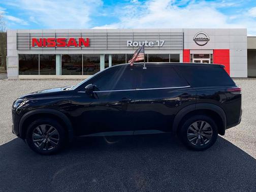 2024 Nissan Pathfinder S 4WD