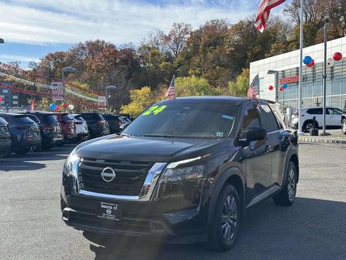 2024 Nissan Pathfinder S 4WD