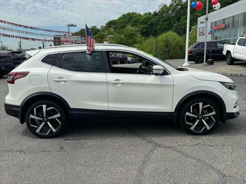 2022 Nissan Rogue Sport SL