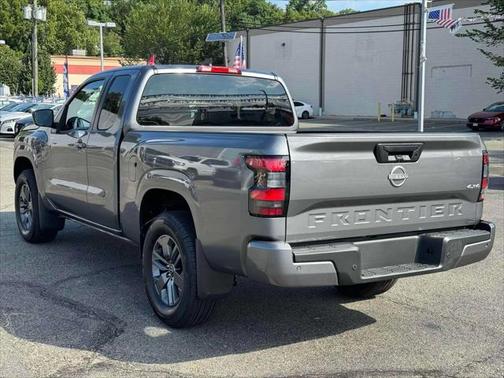2025 Nissan Frontier SV