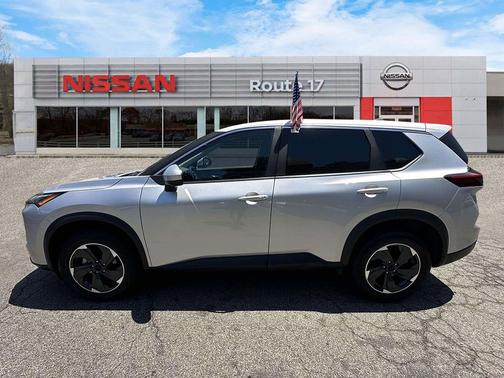 Brilliant Silver Metallic 2024 Nissan Rogue SV