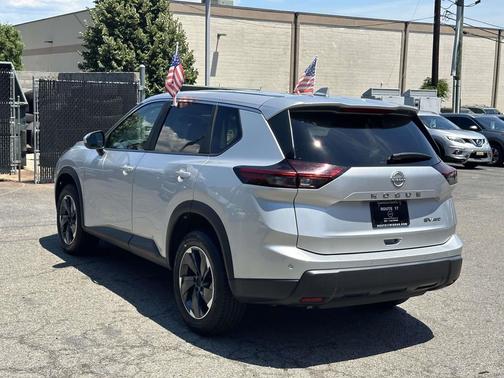Brilliant Silver Metallic 2024 Nissan Rogue SV