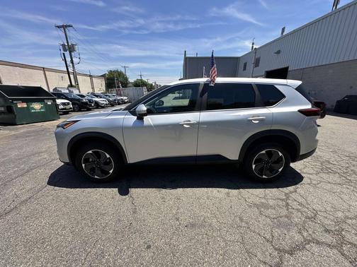 Brilliant Silver Metallic 2024 Nissan Rogue SV