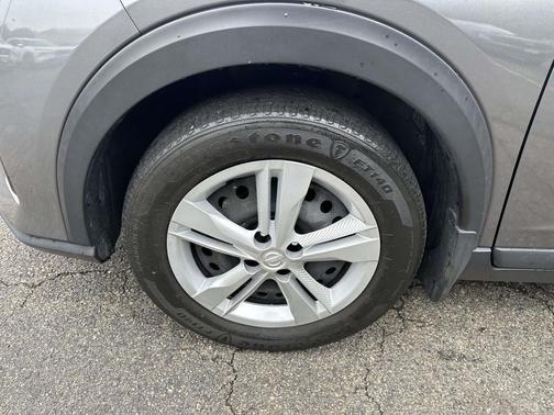 Gun Metallic 2021 Nissan Kicks S