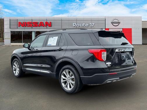 Agate Black Metallic 2022 Ford Explorer XLT