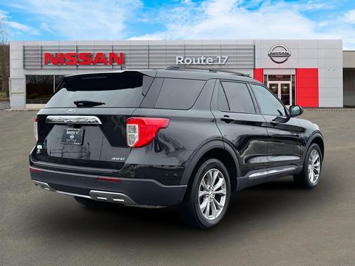 Agate Black Metallic 2022 Ford Explorer XLT