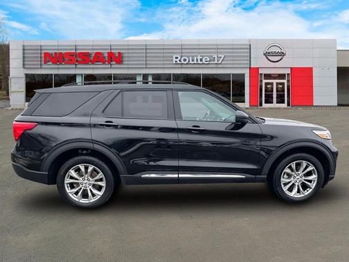 Agate Black Metallic 2022 Ford Explorer XLT