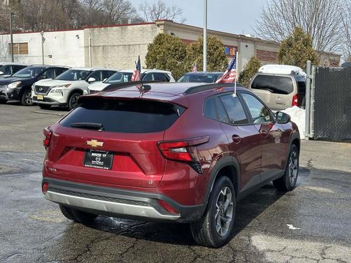 2025 Chevrolet Trax LT