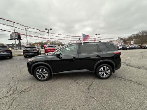 Super Black 2022 Nissan Rogue SV