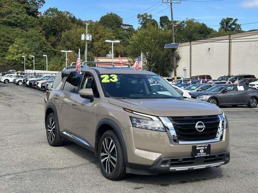 2023 Nissan Pathfinder Platinum 4WD
