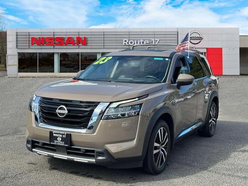 2023 Nissan Pathfinder Platinum 4WD