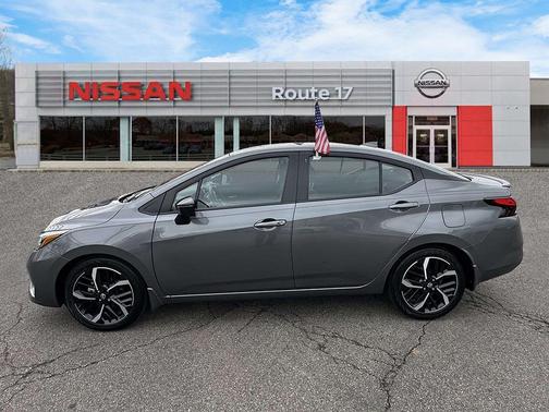 Gun Metallic 2025 Nissan Versa 1.6 S