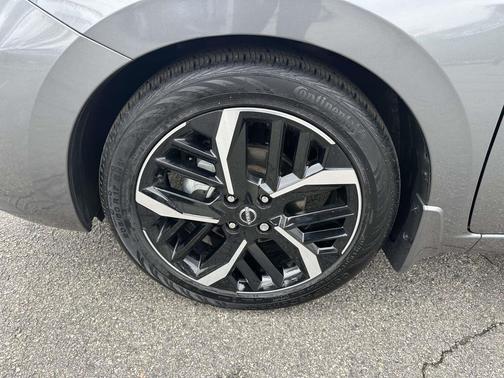 Gun Metallic 2025 Nissan Versa 1.6 S