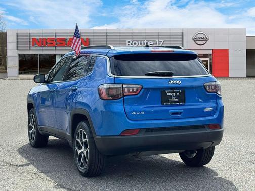 Hydro Blue Pearlcoat 2024 Jeep Compass Latitude
