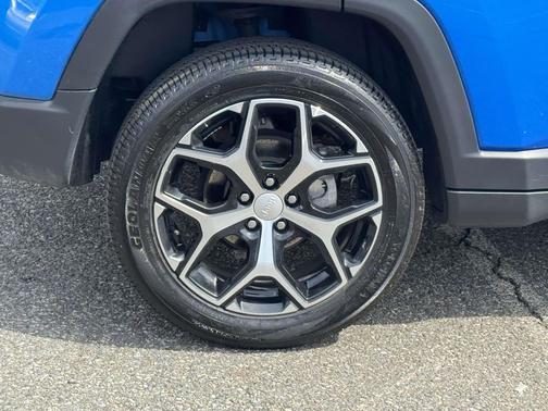 Hydro Blue Pearlcoat 2024 Jeep Compass Latitude