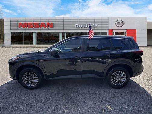 Super Black 2024 Nissan Rogue S