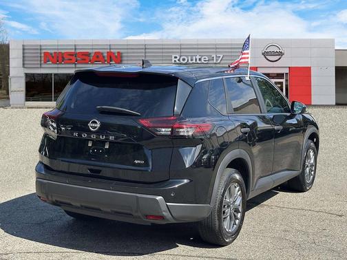 Super Black 2024 Nissan Rogue S