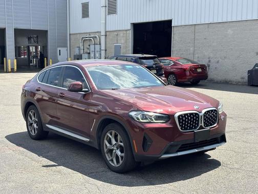 Piemont Red 2022 BMW X4 xDrive30i