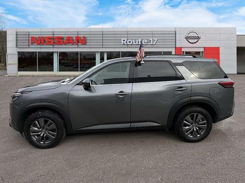 2024 Nissan Pathfinder SV 4WD