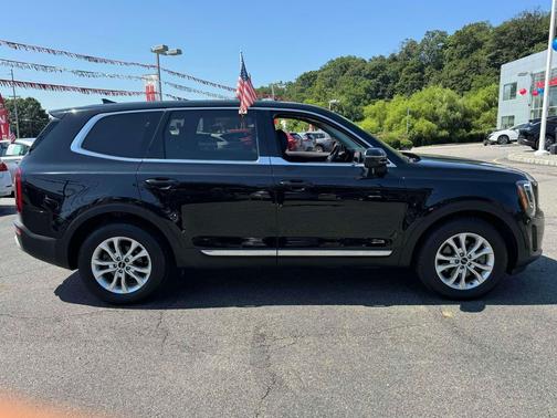2022 Kia Telluride LX