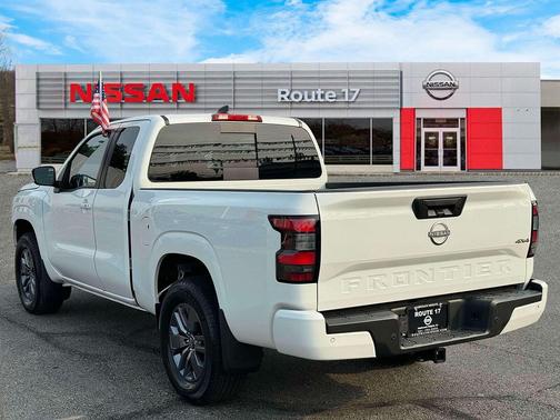 2025 Nissan Frontier SV