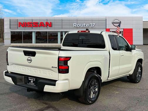 2025 Nissan Frontier SV