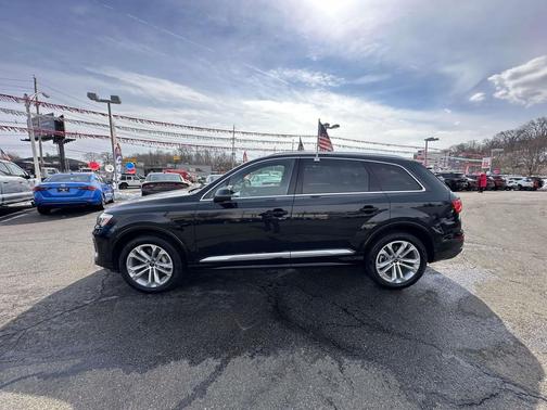 2025 Audi Q7 55 Premium Plus
