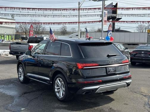 2025 Audi Q7 55 Premium Plus