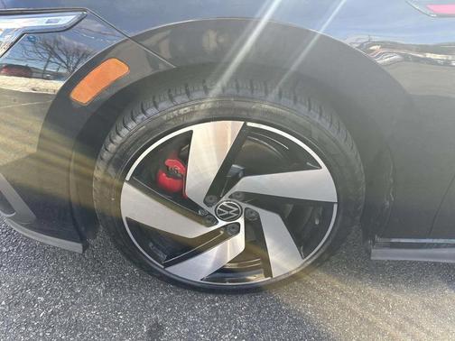 2024 Volkswagen Golf GTI 2.0T S DSG