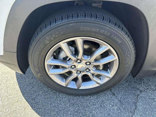 Summit White 2023 GMC Terrain SLT