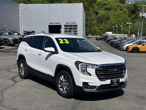 Summit White 2023 GMC Terrain SLT