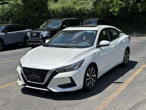 Aspen White Tricoat 2023 Nissan Sentra SV
