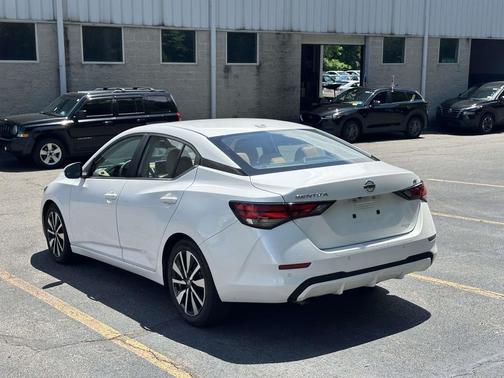 Aspen White Tricoat 2023 Nissan Sentra SV