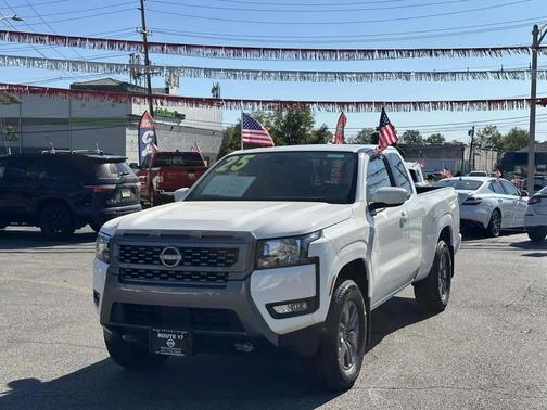 2025 Nissan Frontier SV