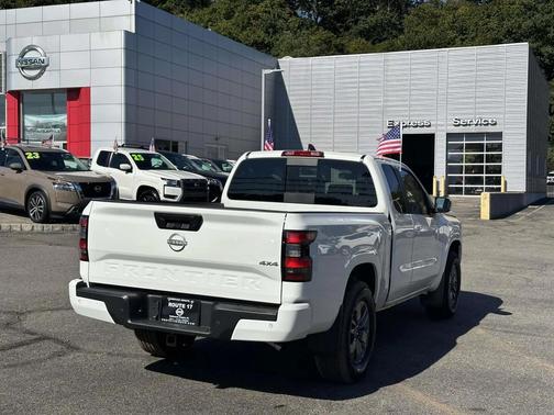 2025 Nissan Frontier SV