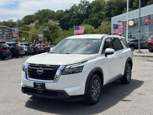 Glacier White 2025 Nissan Pathfinder SV 4WD