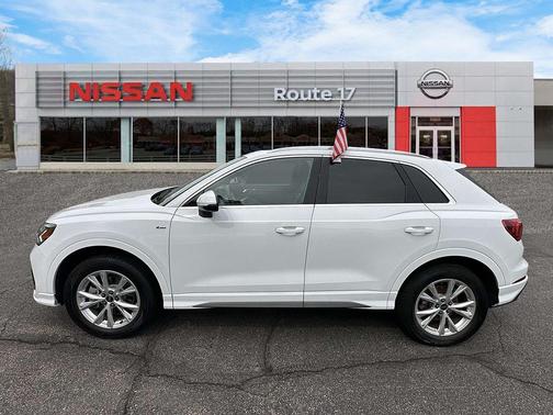 Glacier White Metallic 2025 Audi Q3 Premium 45 TFSI S line quattro Tiptronic