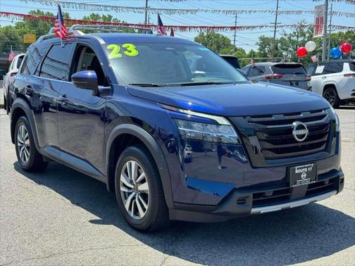 2023 Nissan Pathfinder SL 4WD