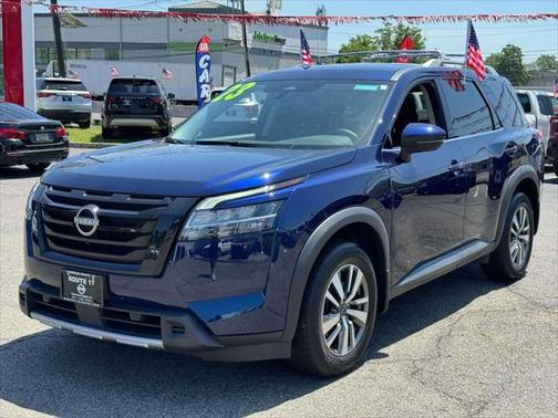 2023 Nissan Pathfinder SL 4WD