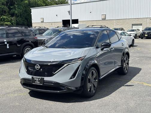 Deep Ocean Blue Pearl/Black Diamond Pearl 2024 Nissan ARIYA PLATINUM+