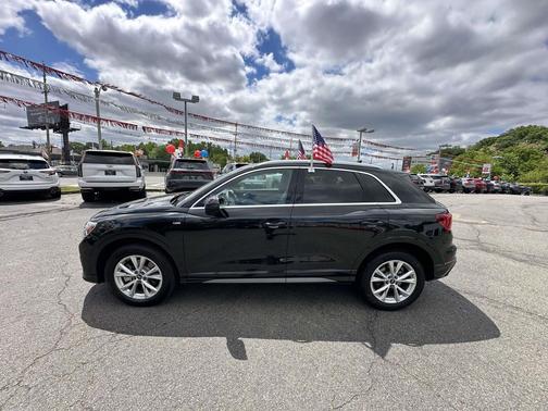 Mythos Black Metallic 2025 Audi Q3 Premium 45 TFSI S line quattro Tiptronic