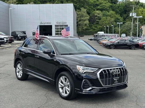 Mythos Black Metallic 2025 Audi Q3 Premium 45 TFSI S line quattro Tiptronic